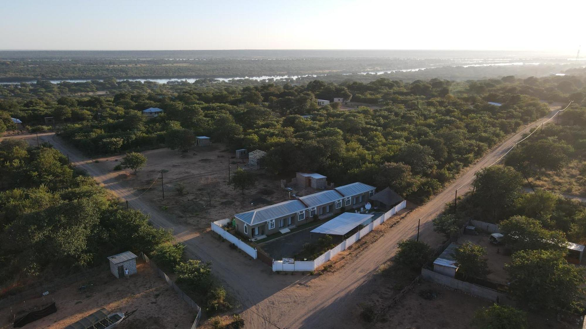 Looks Cottages Self Catering Apartments Kasane Exteriér fotografie